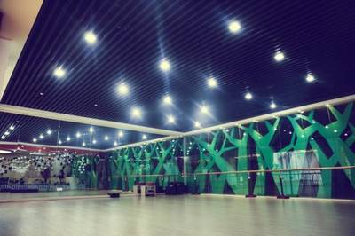 尚戲九三·翼秀星工廠 | 蘇華老師重返母校“上戲”，共話文化藝術(shù)新未來